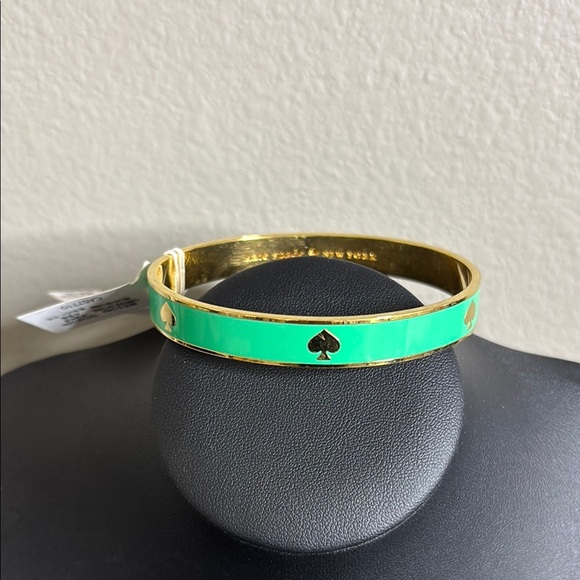 NWT Kate Spade Green Enamel Gold Tone Bangle Bracelet - Picture 1 of 7
